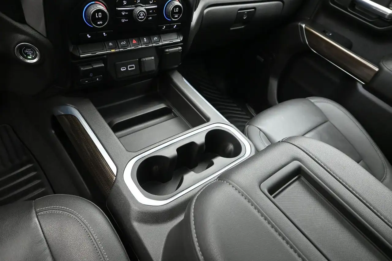 Chevrolet Silverado 1500 - Image 9