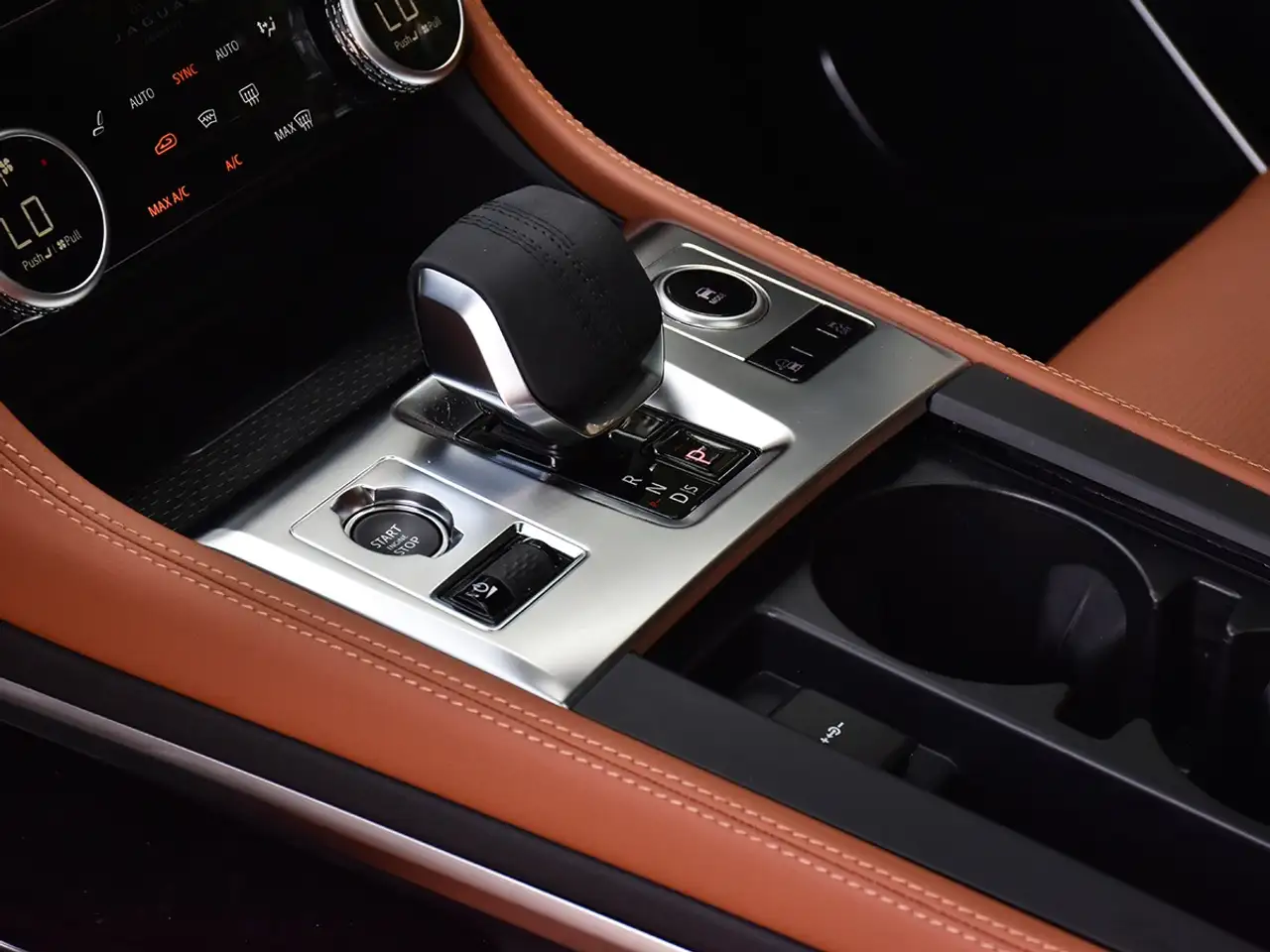 Jaguar F-Pace - Image 14