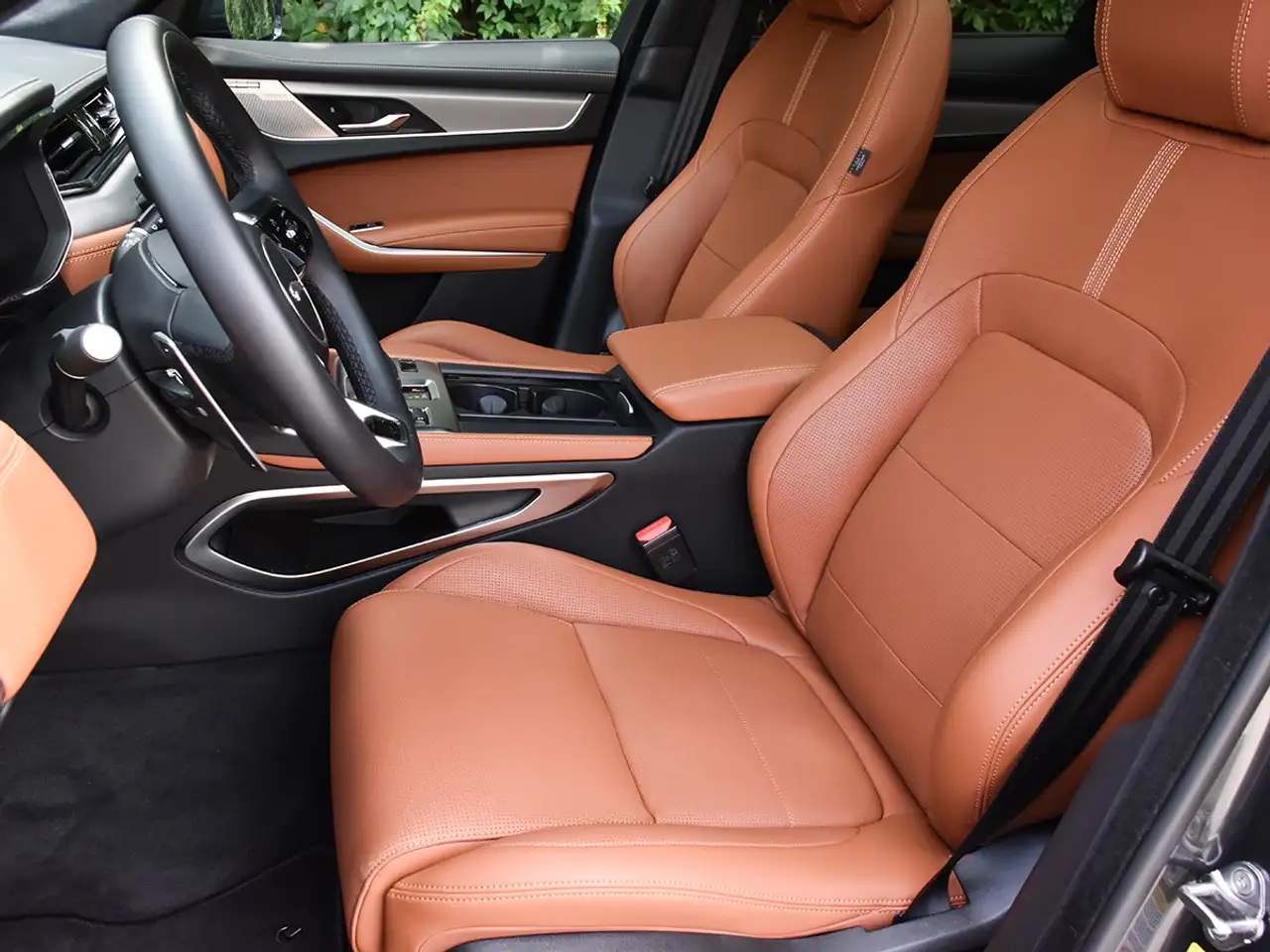 Jaguar F-Pace - Image 12