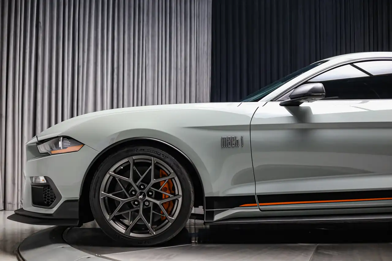 Ford Mustang - Image 17