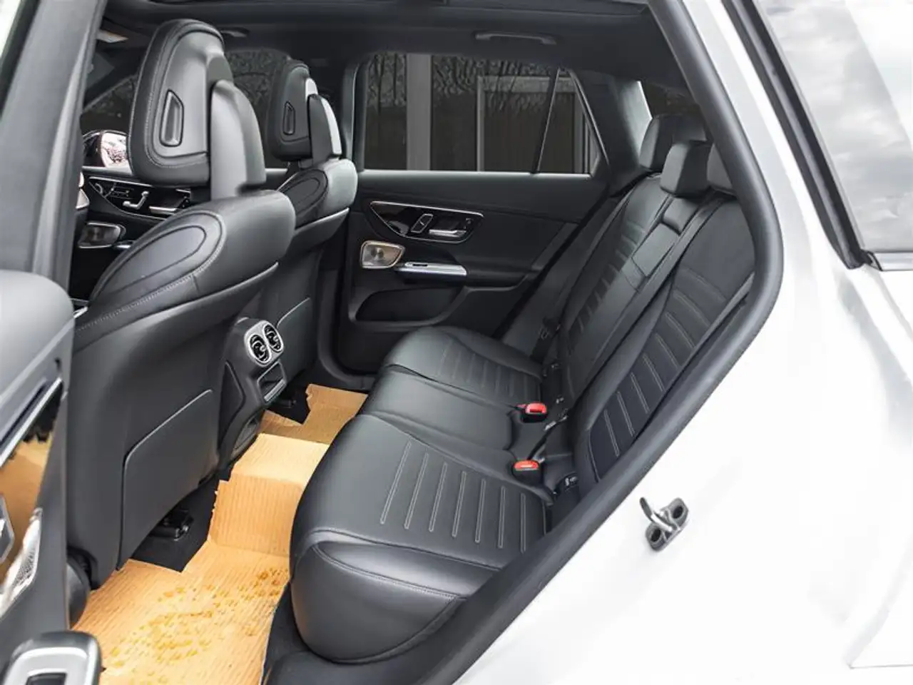 Mercedes-Benz GLC - Image 28