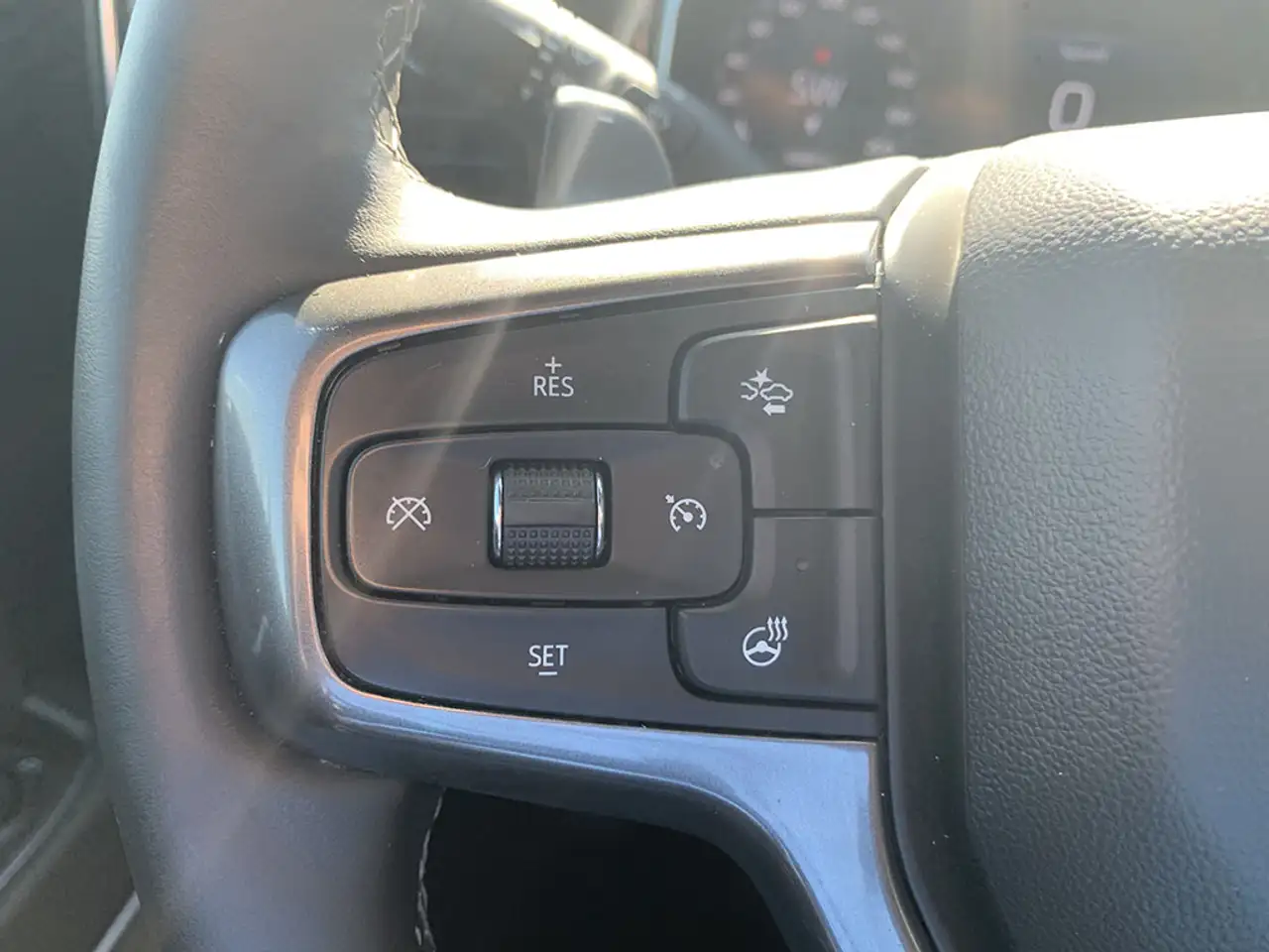 Chevrolet Silverado 1500 - Image 19