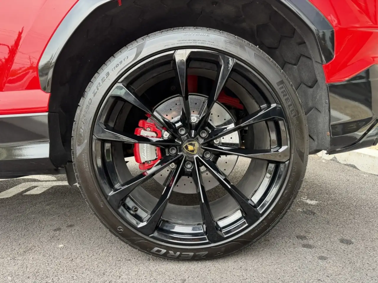 Lamborghini Urus - Image 10