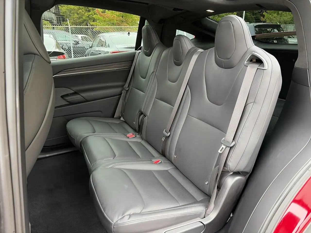 Tesla Model X - Image 30