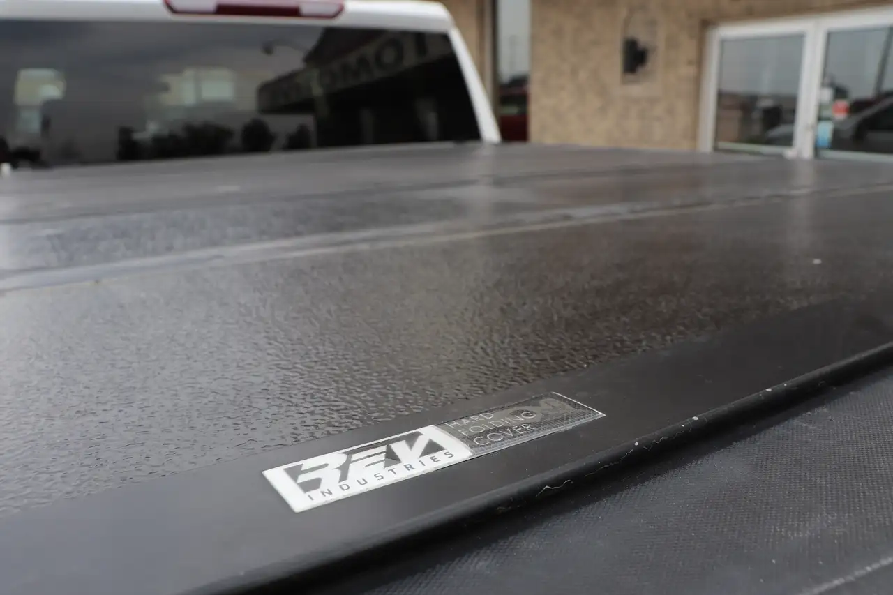 Chevrolet Silverado 1500 - Image 15