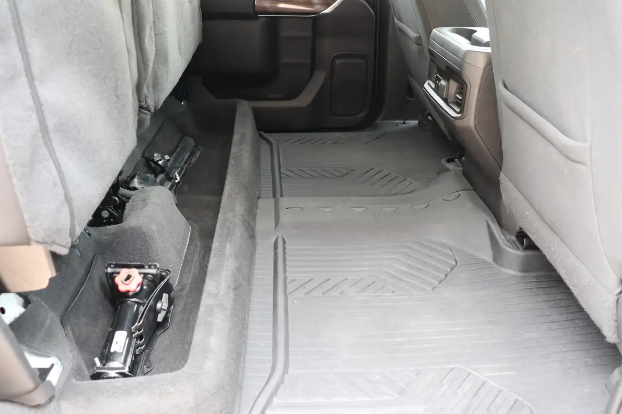 Chevrolet Silverado 1500 - Image 39
