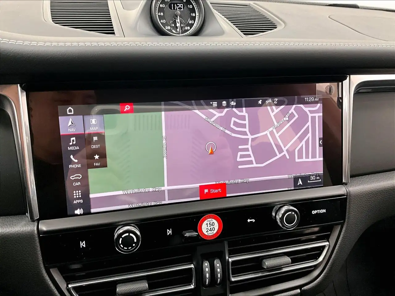 Porsche Macan - Image 23