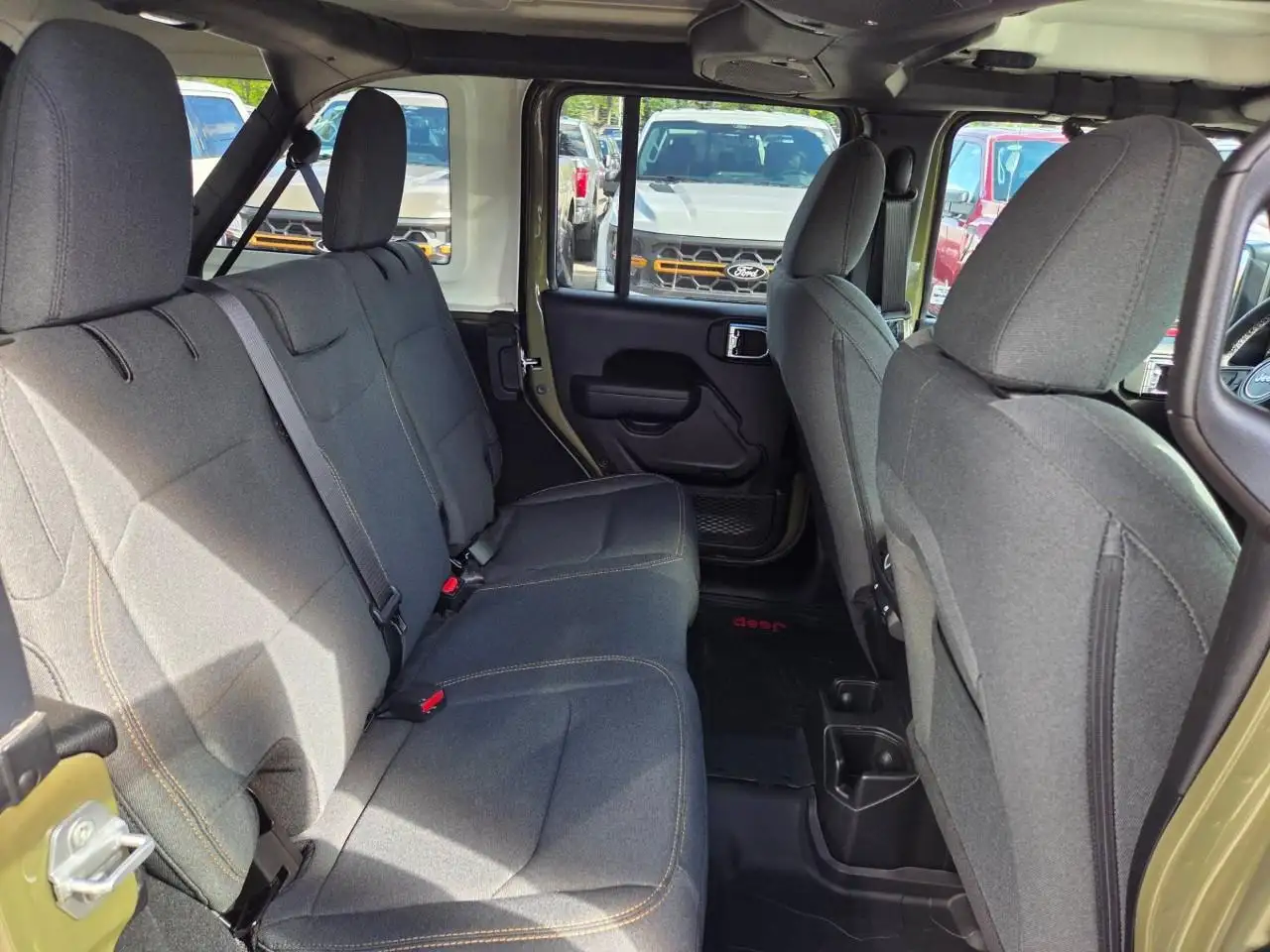 Jeep Wrangler - Image 15