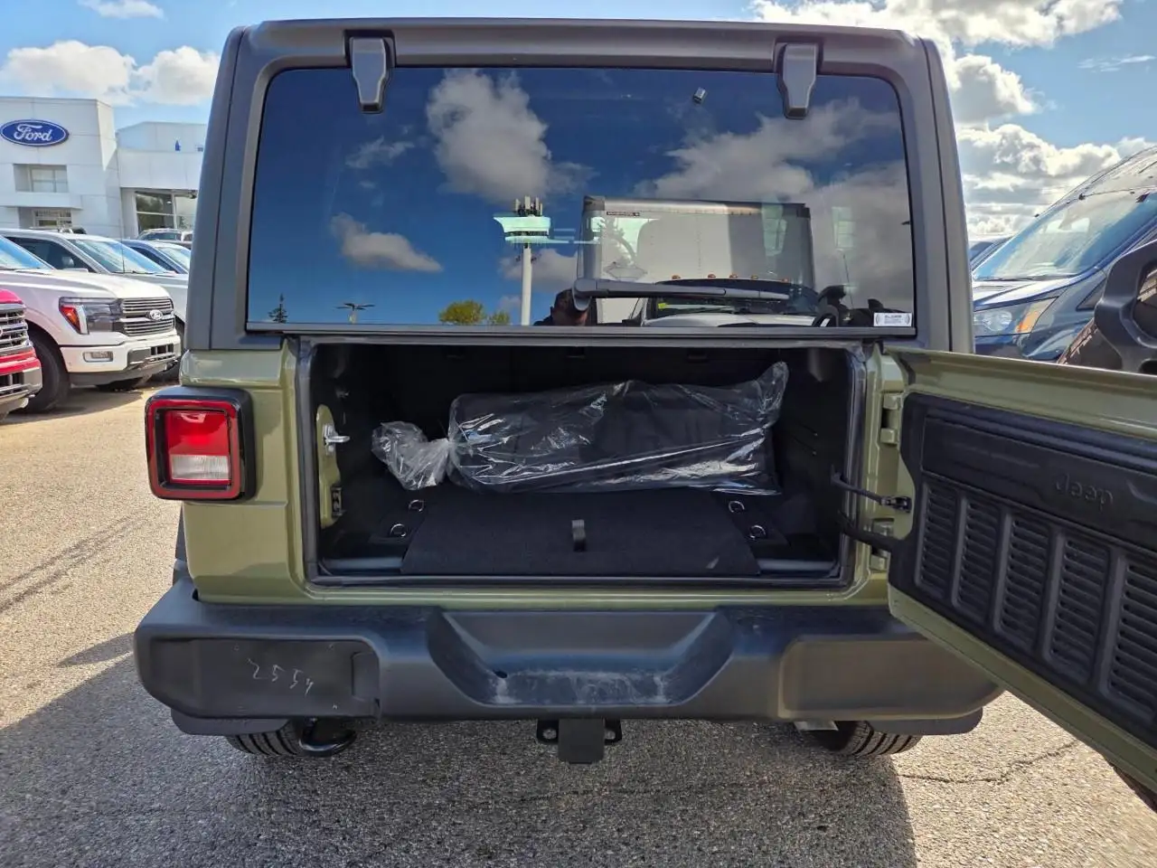 Jeep Wrangler - Image 8