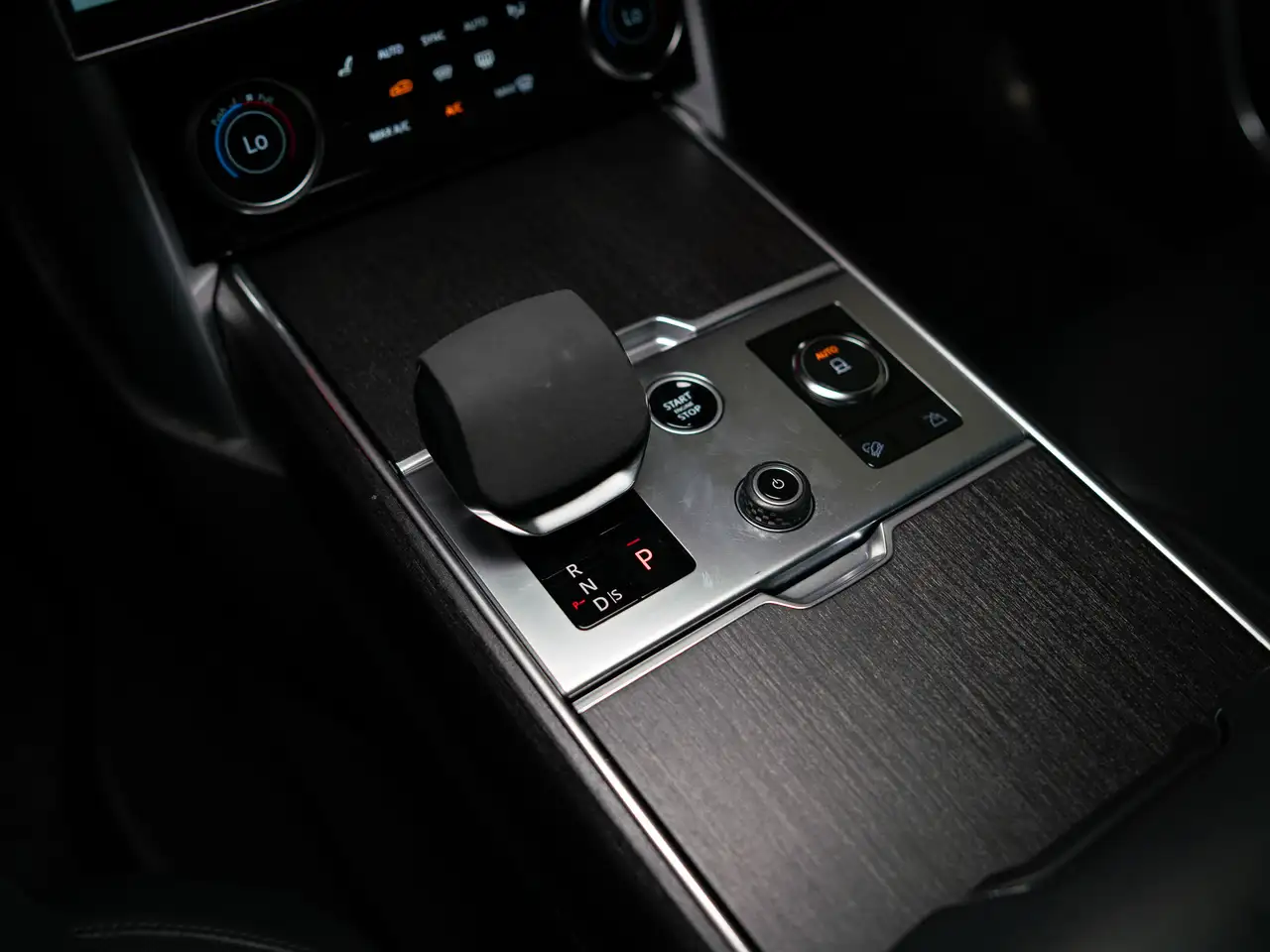 Land Rover Range Rover - Image 19