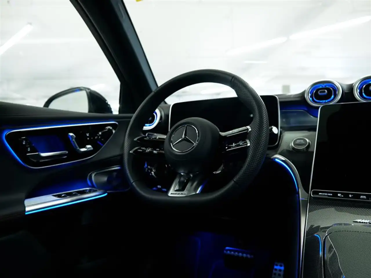 Mercedes-Benz GLC - Image 27