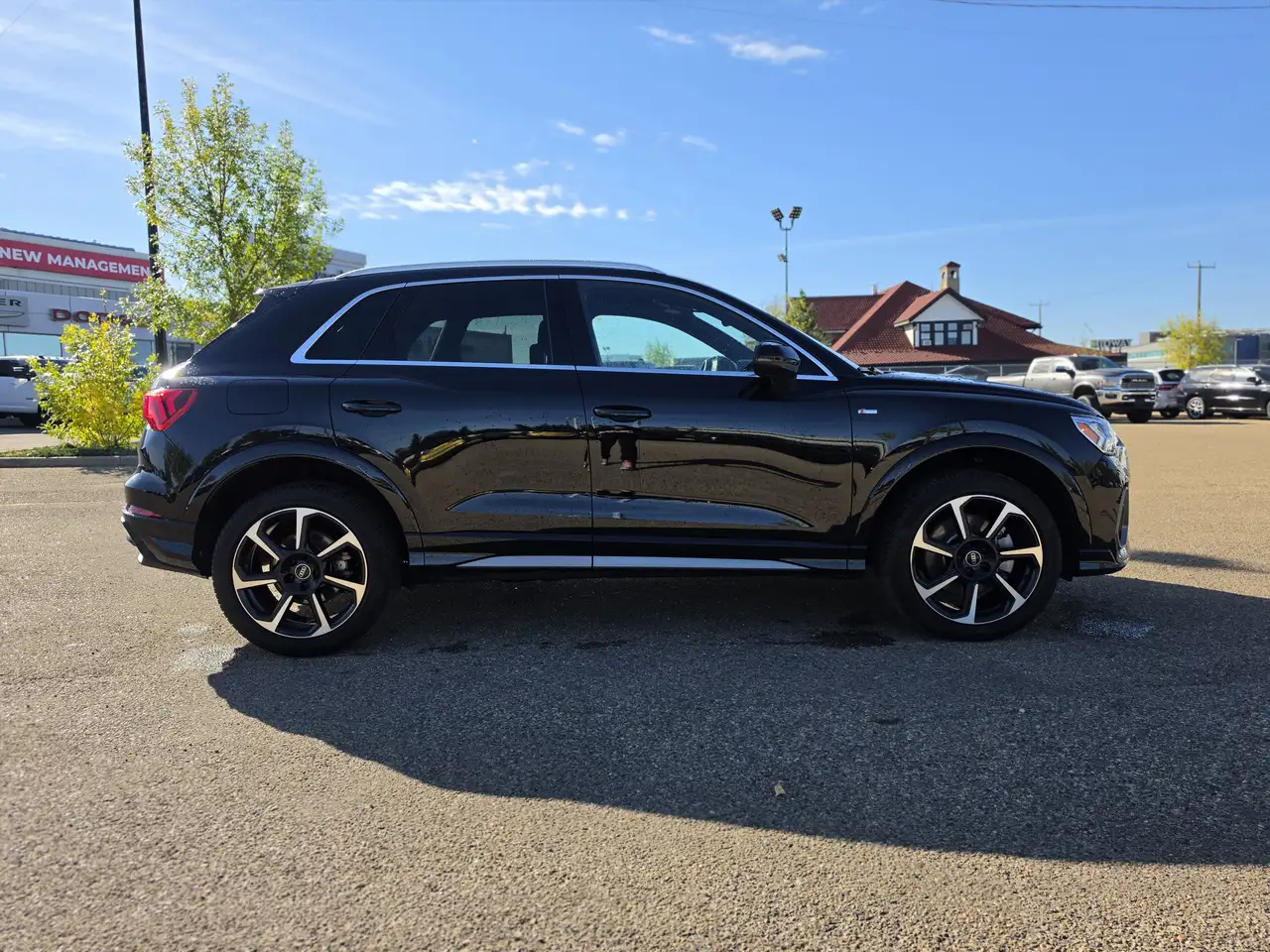 Audi Q3 - Image 8