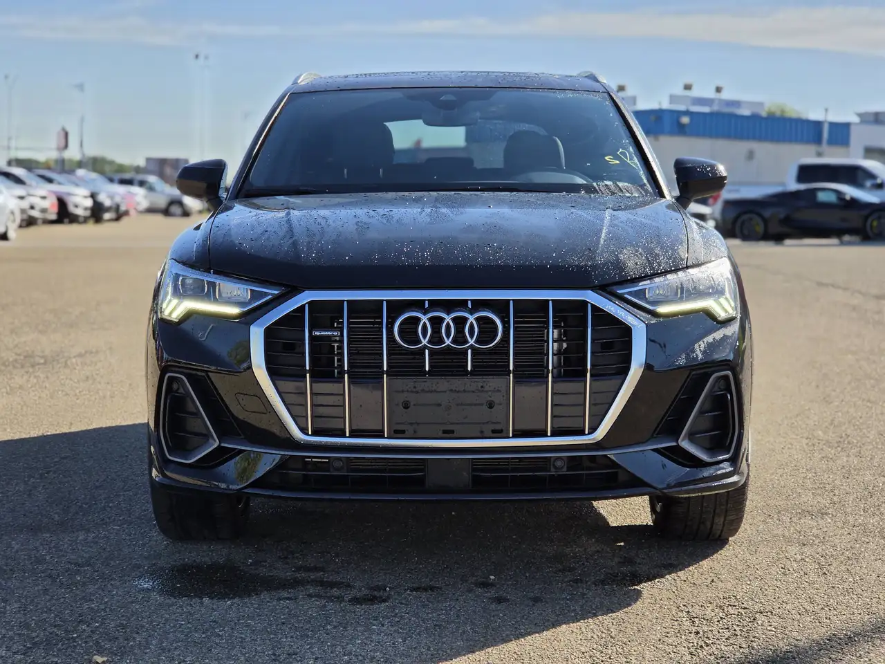 Audi Q3 - Image 10