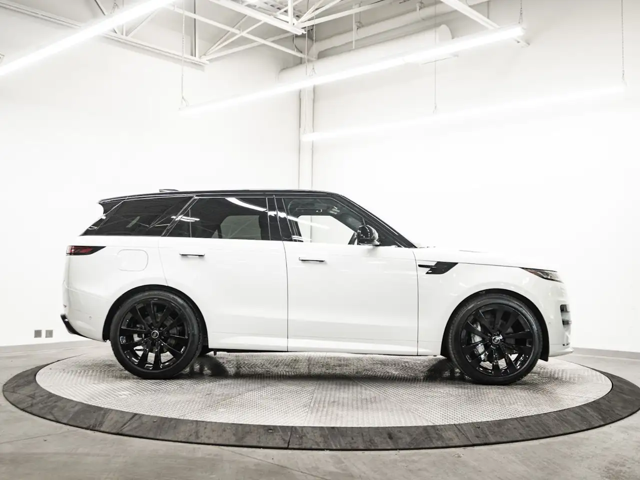 Land Rover Range Rover Sport - Image 6