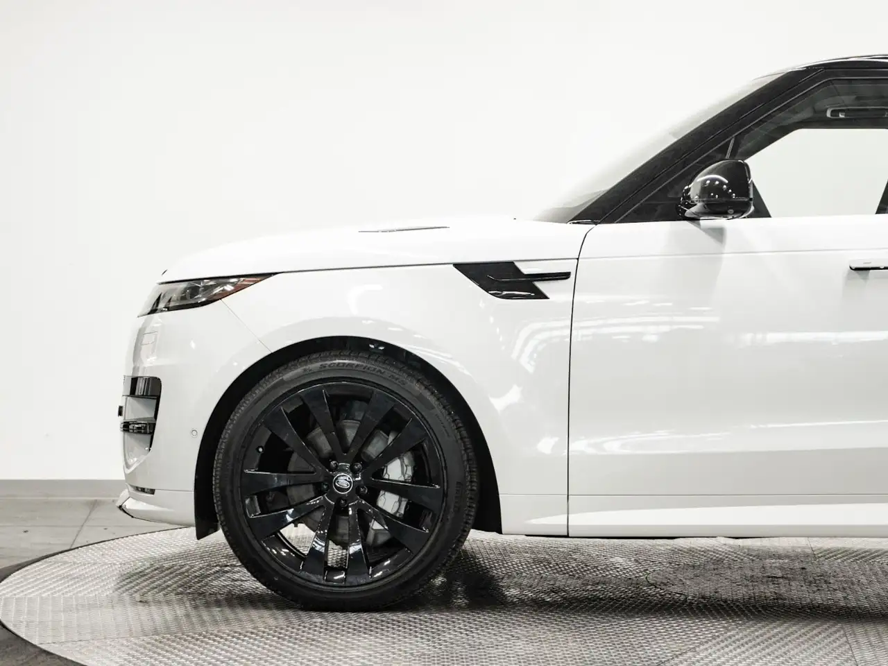 Land Rover Range Rover Sport - Image 9