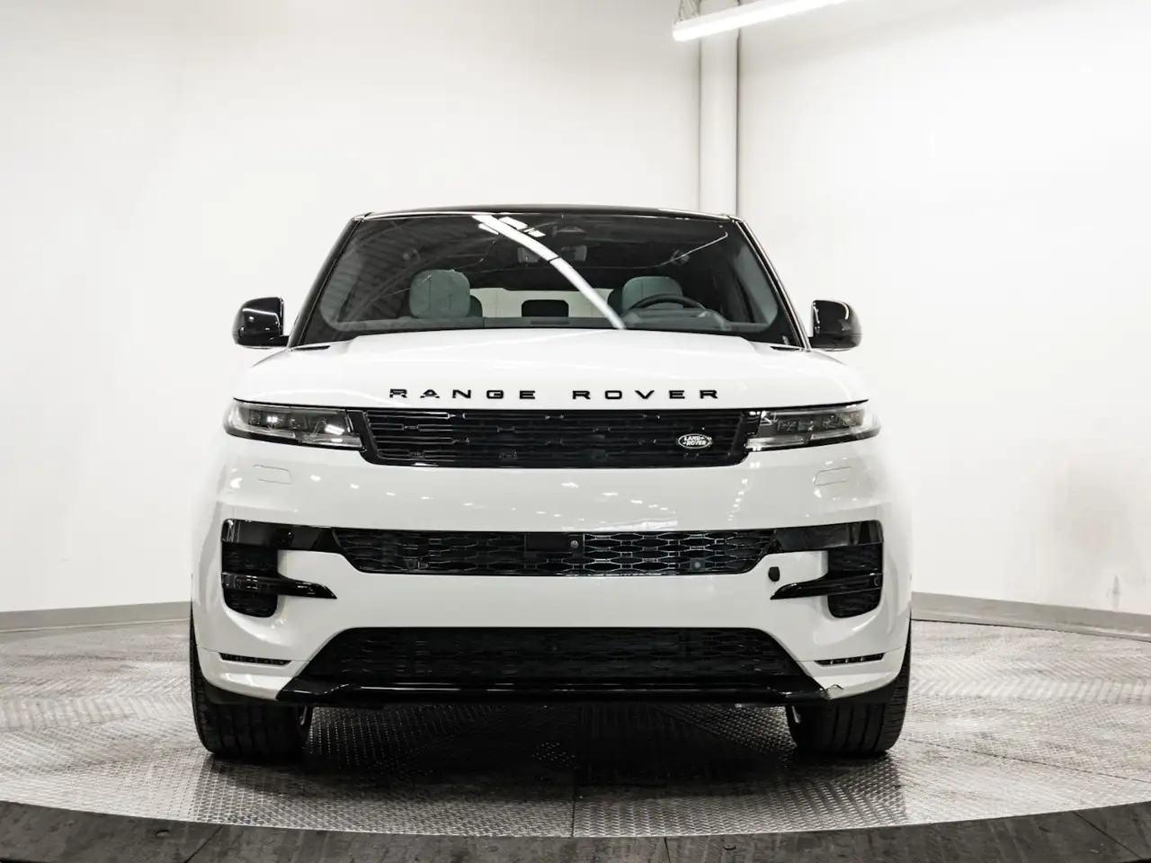 Land Rover Range Rover Sport - Image 8