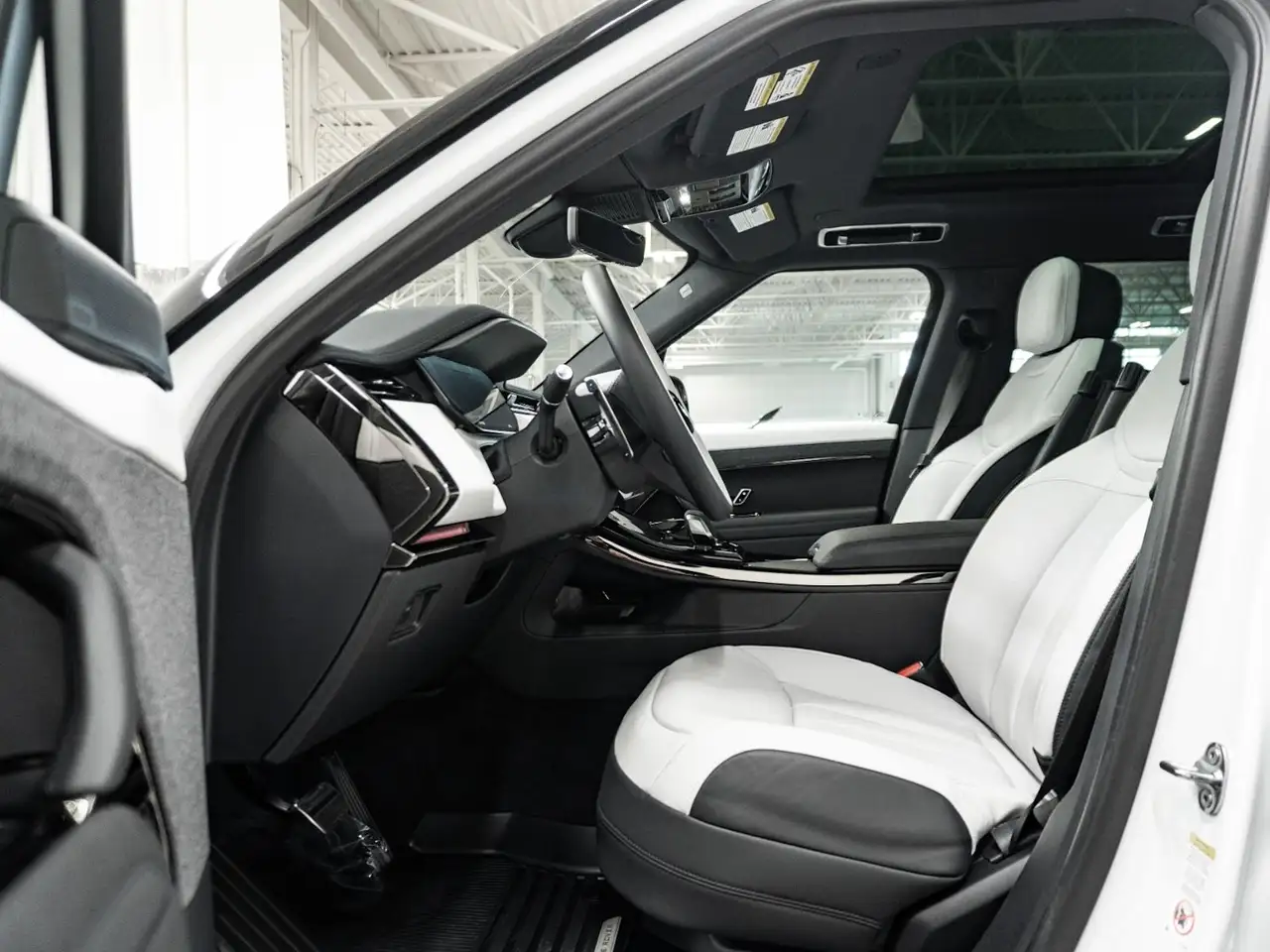 Land Rover Range Rover Sport - Image 32
