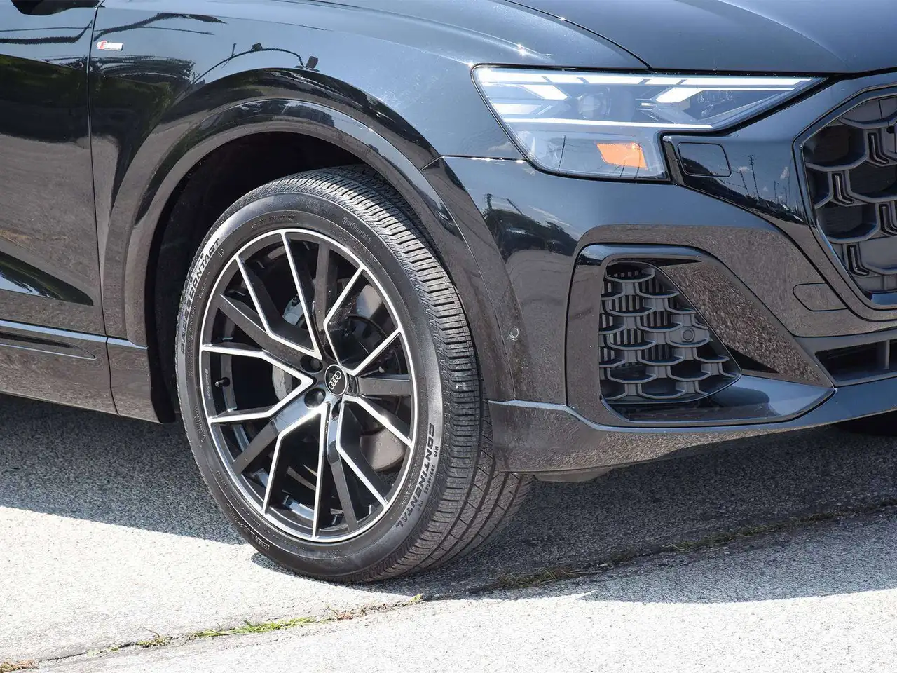 Audi Q8 - Image 2