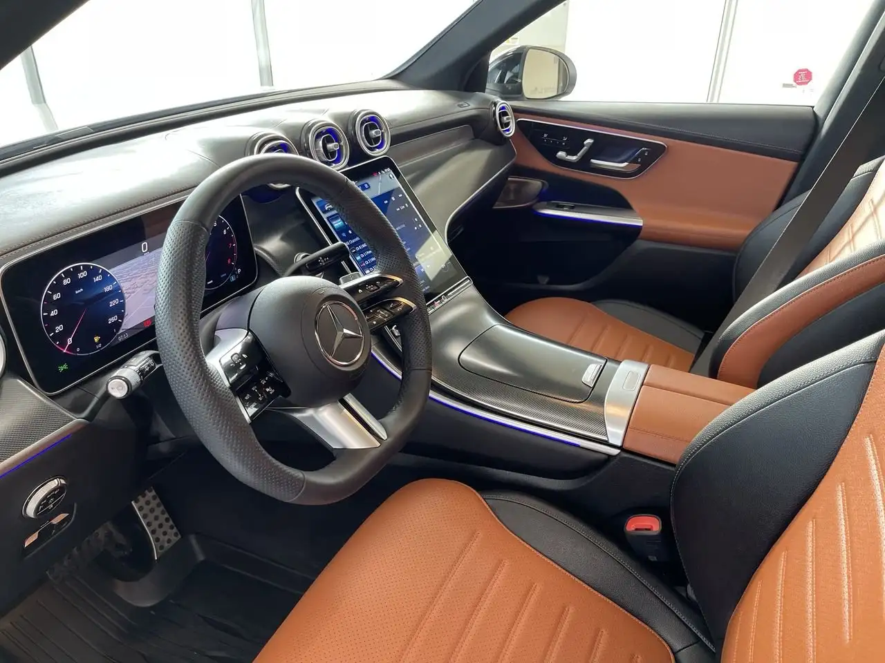 Mercedes-Benz GLC - Image 19