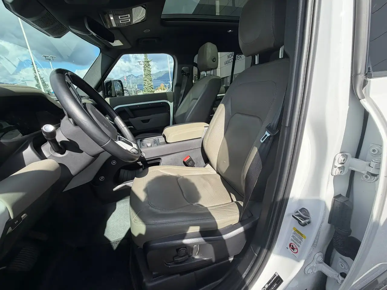 Land Rover Defender - Image 20