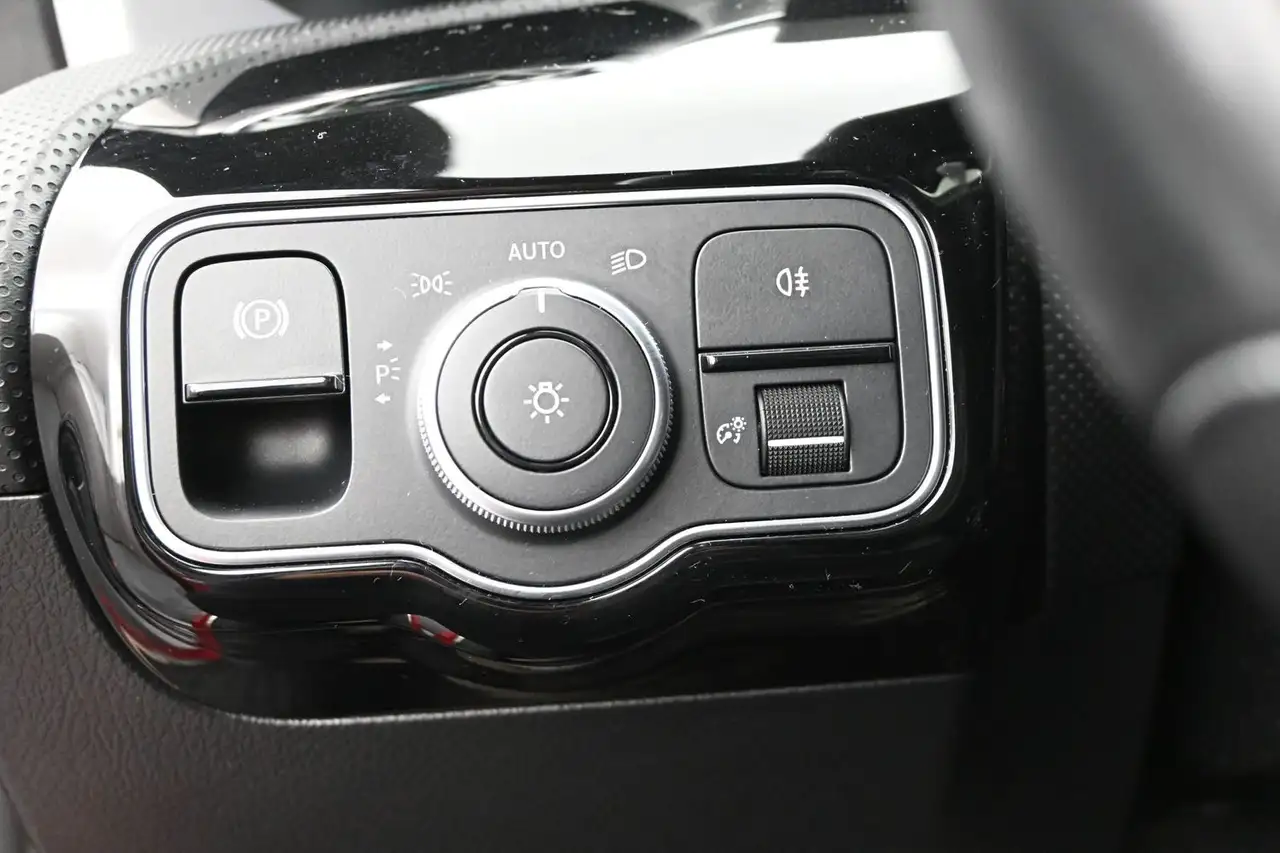 Mercedes-Benz CLA - Image 14