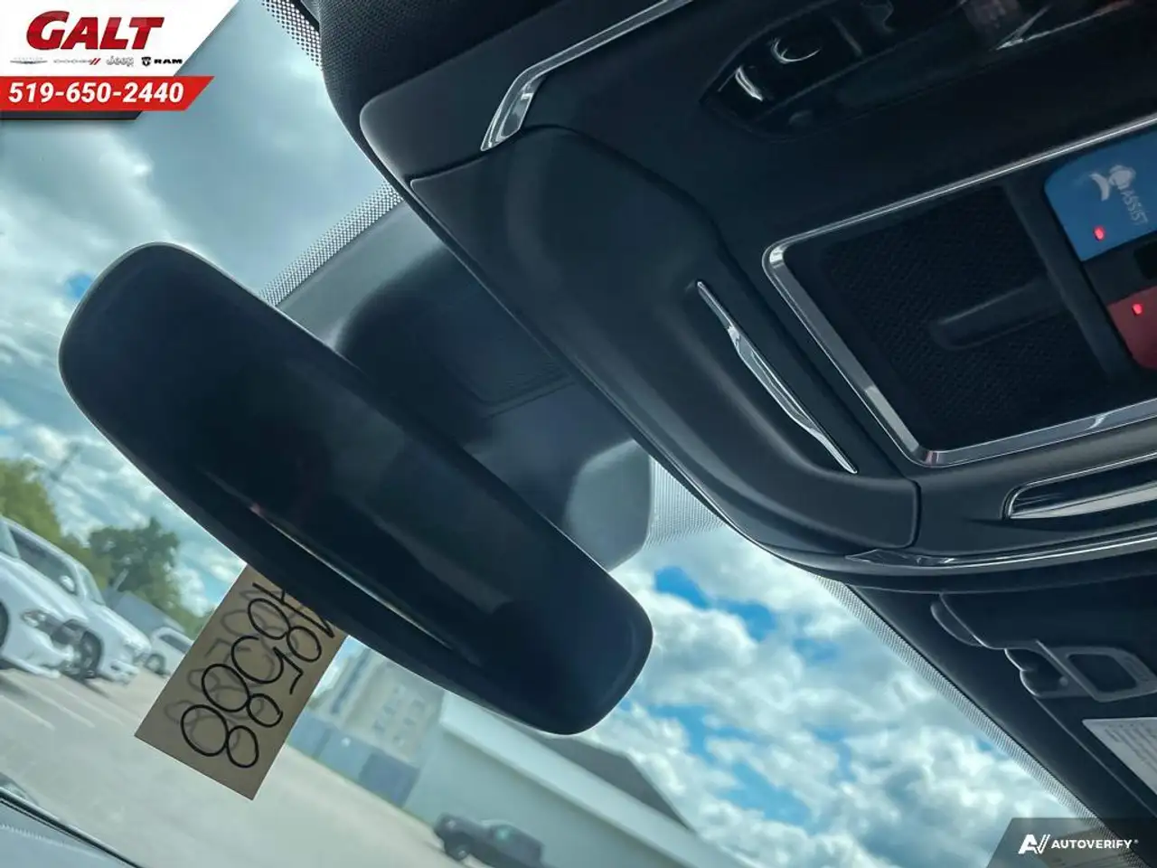 Jeep Grand Cherokee - Image 21