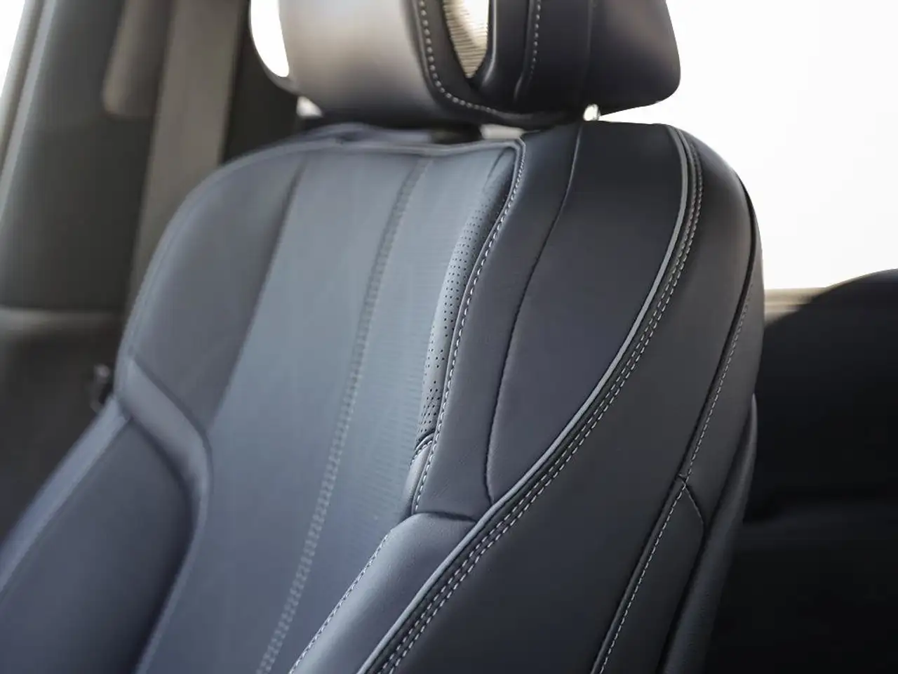 Infiniti QX80 - Image 27
