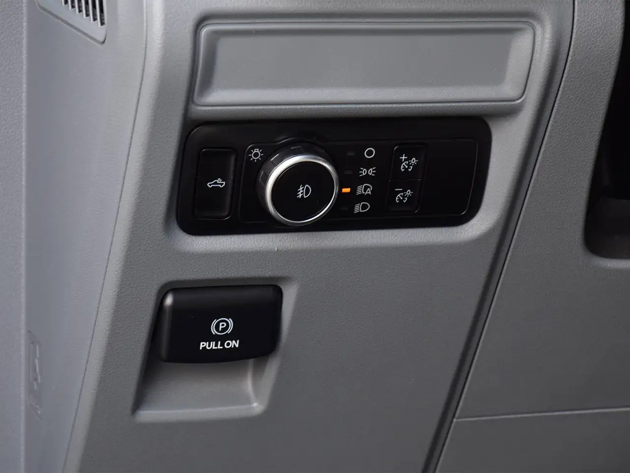 Ford F-150 - Image 17