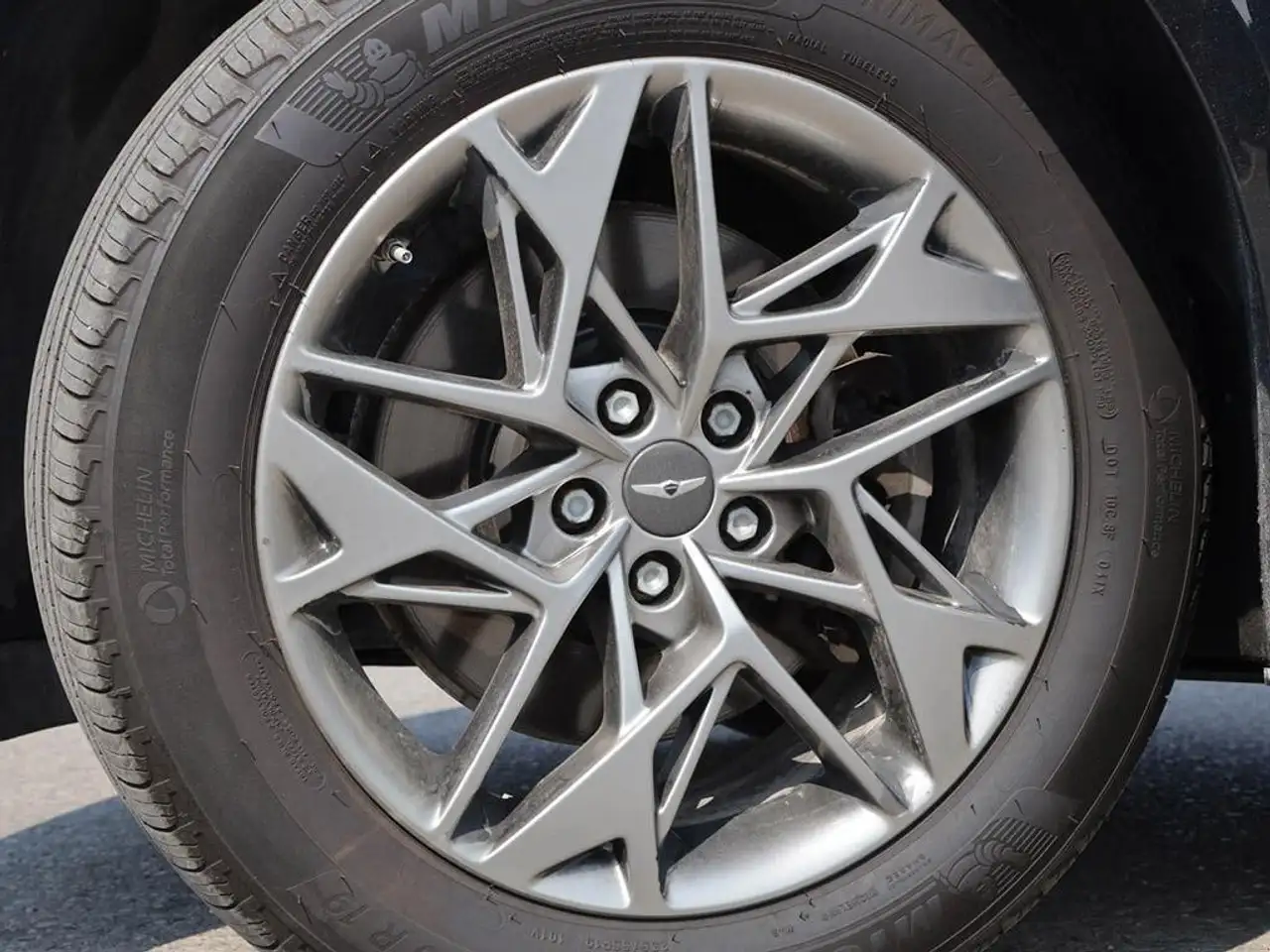 Genesis GV70 - Image 6