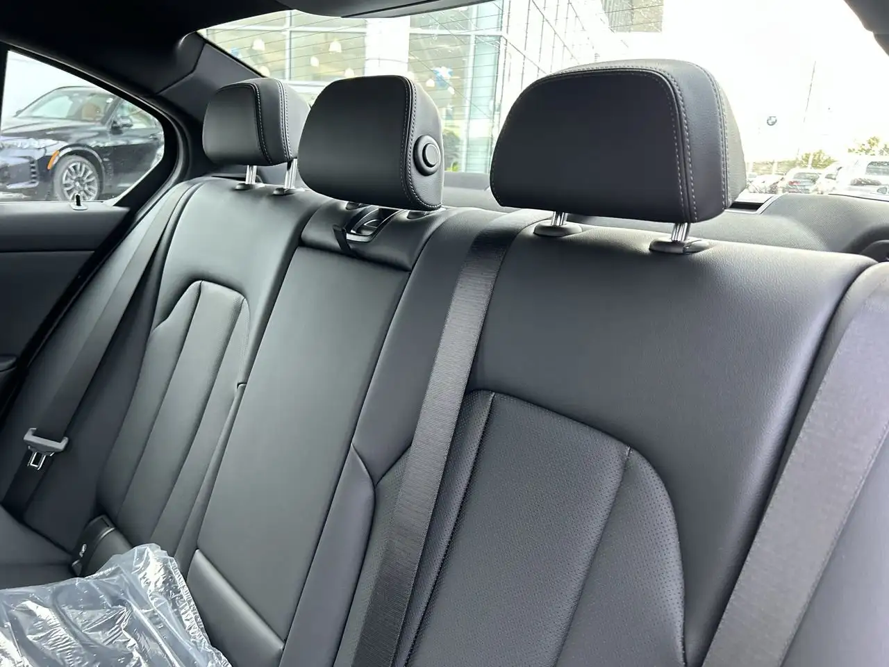 BMW 3 Series - Image 30