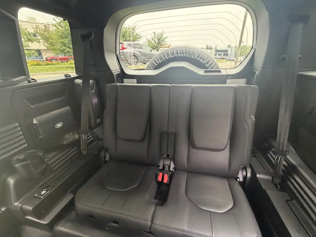 Land Rover Defender - Image 28