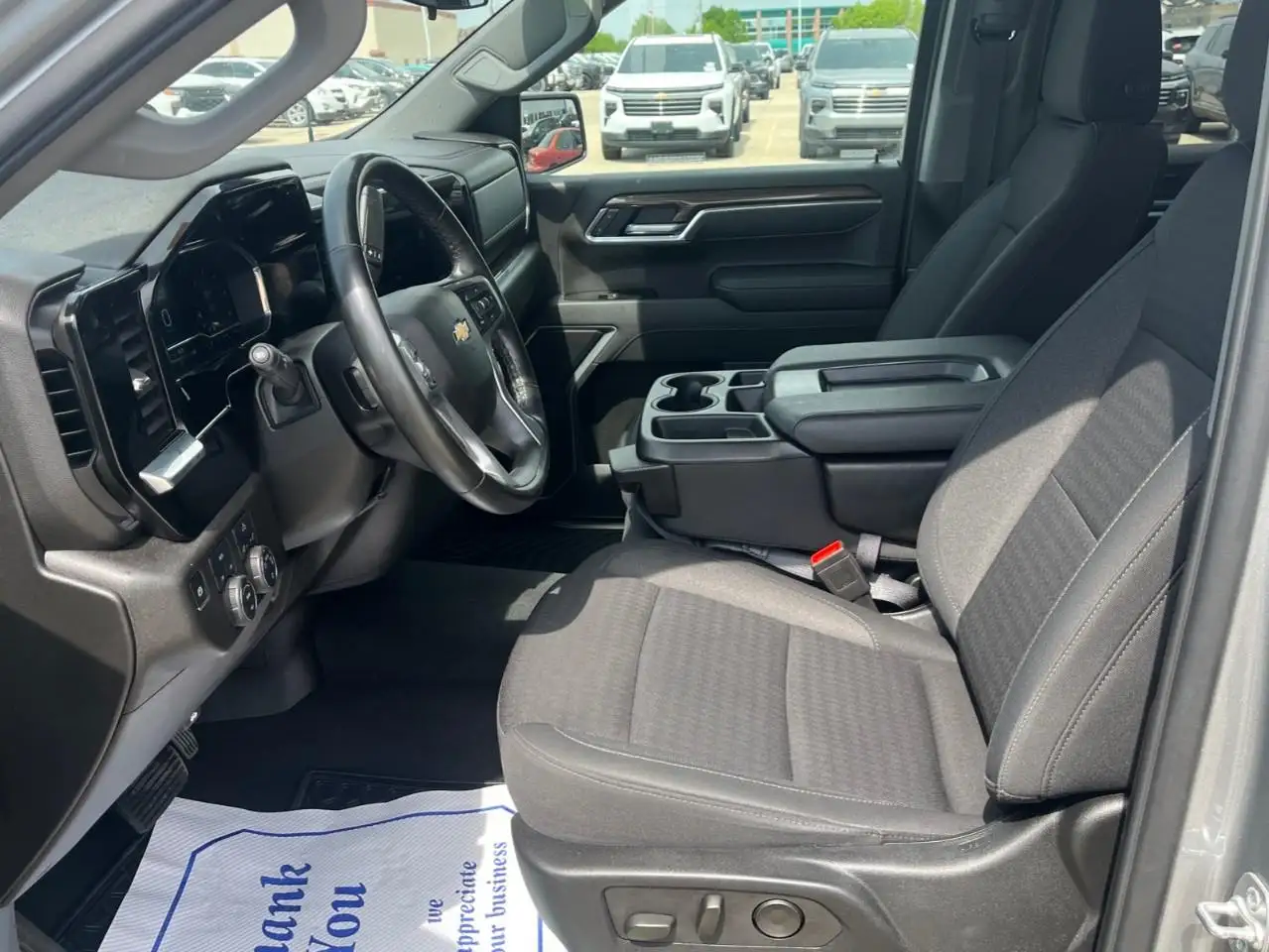 Chevrolet Silverado 1500 - Image 11