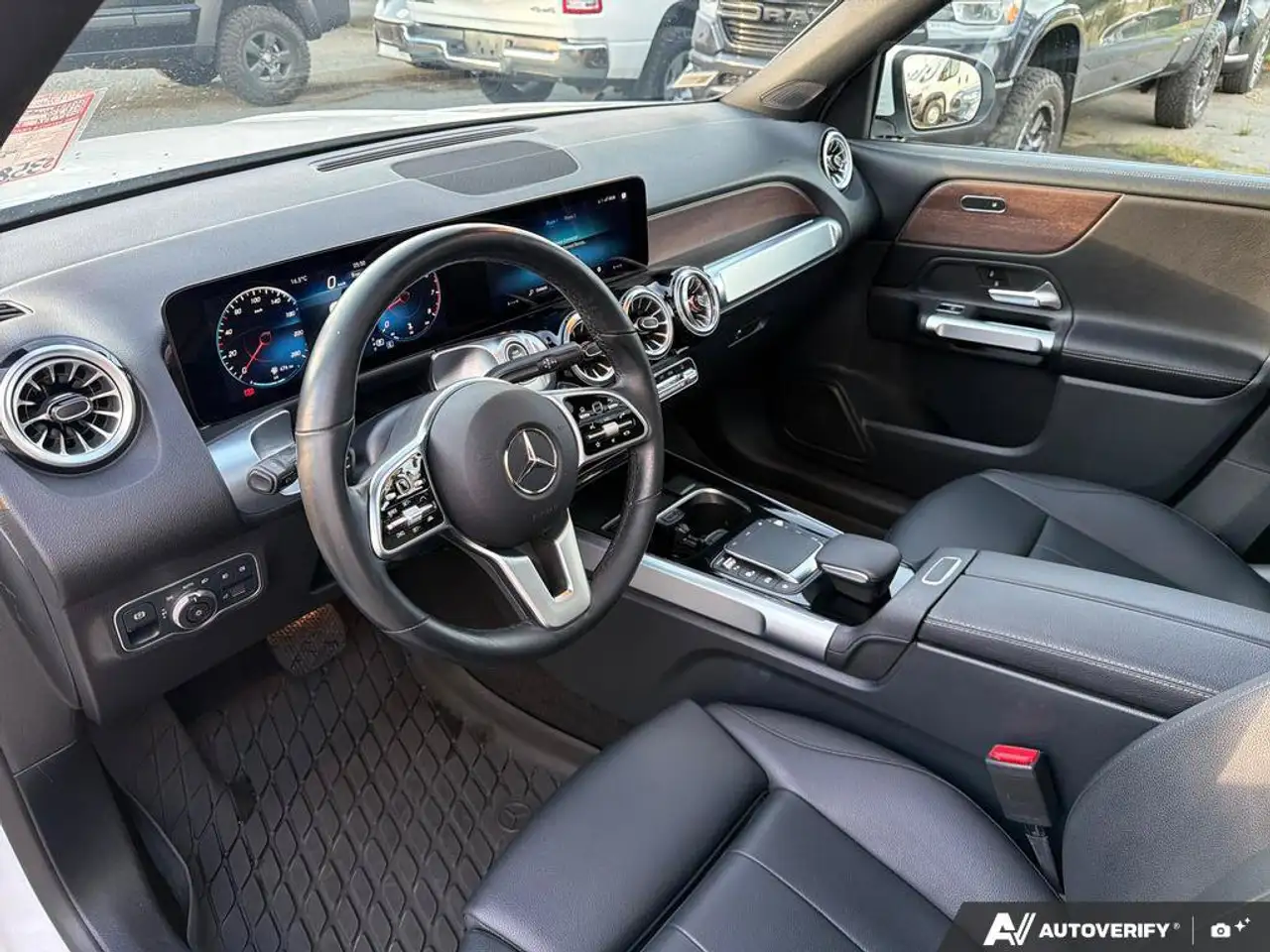 Mercedes-Benz GLB - Image 13