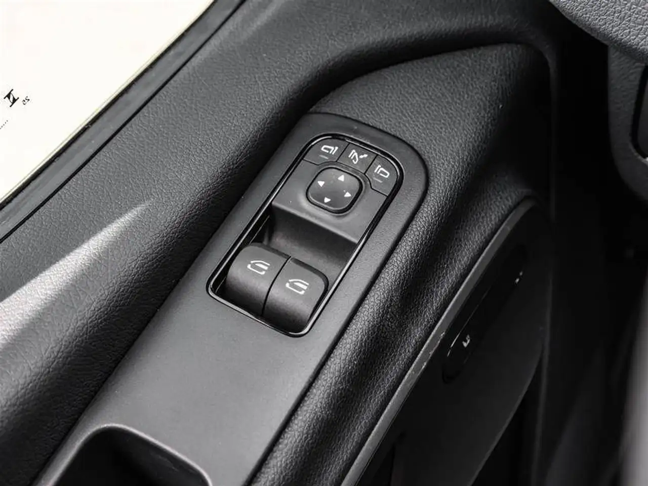 Mercedes-Benz Sprinter - Image 13