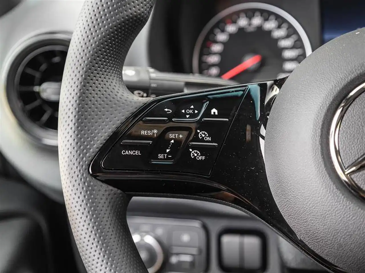 Mercedes-Benz Sprinter - Image 10