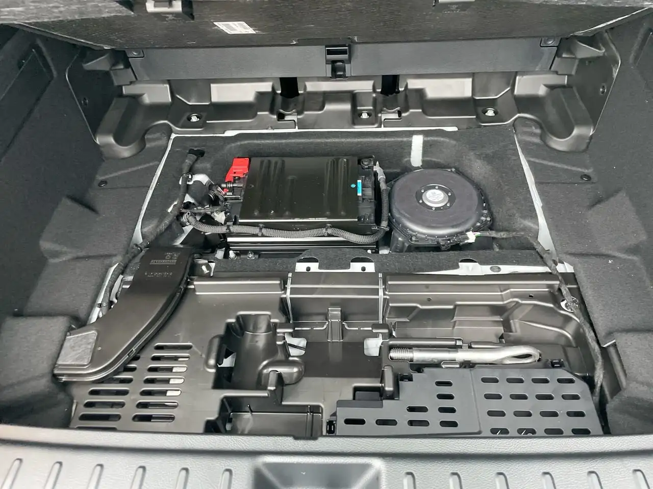 Mercedes-Benz GLB - Image 33