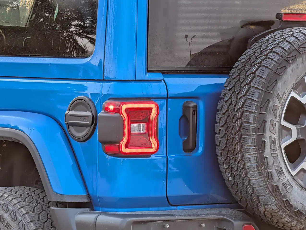 Jeep Wrangler - Image 11