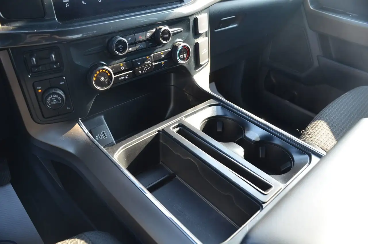 Ford F-150 - Image 24