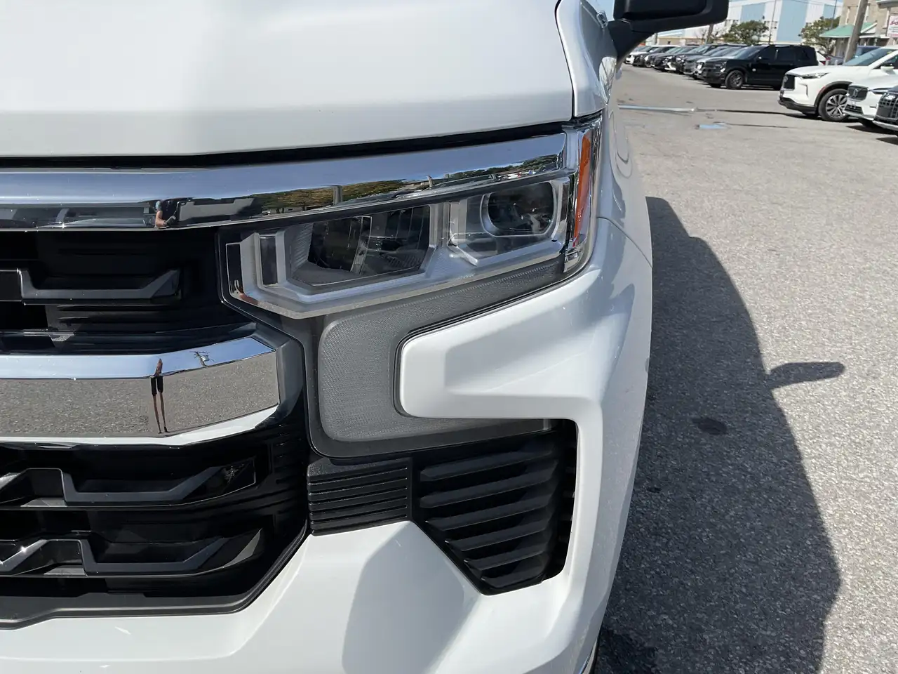 Chevrolet Silverado 1500 - Image 14