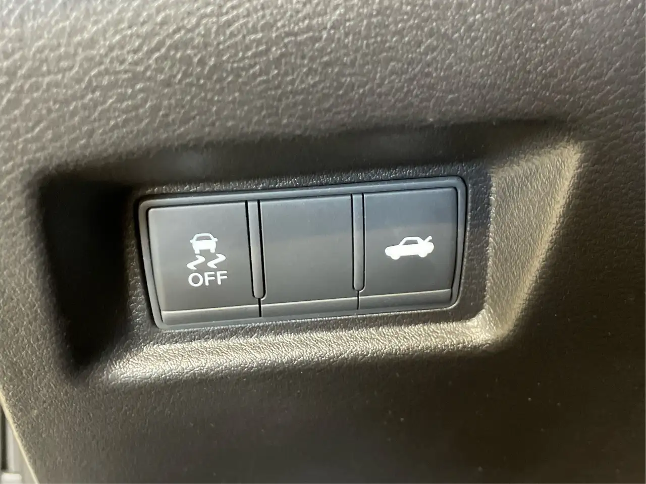 Infiniti Q50 - Image 34