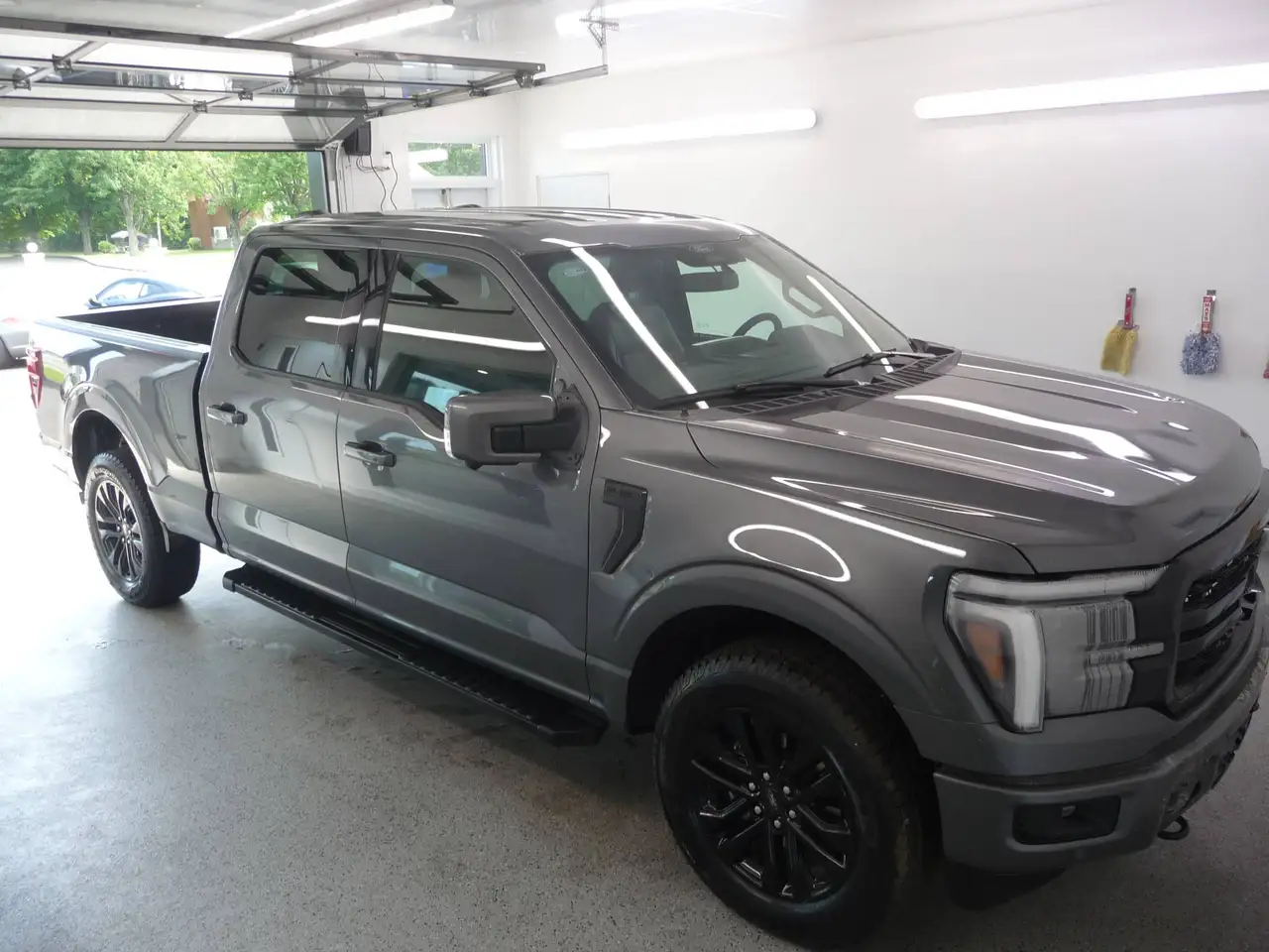 Ford F-150 - Image 1