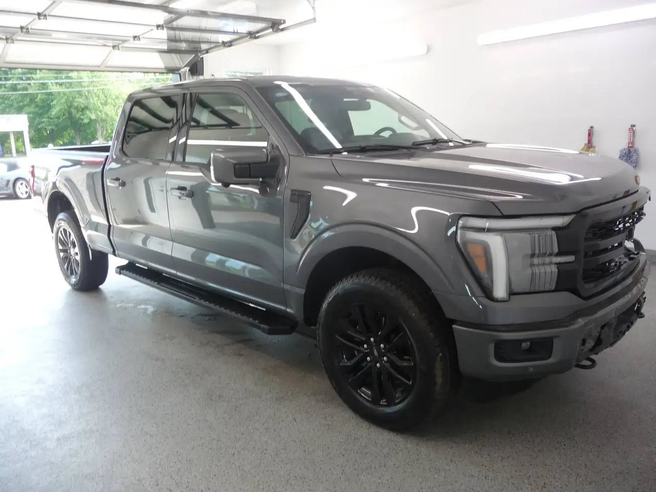 Ford F-150 - Image 2