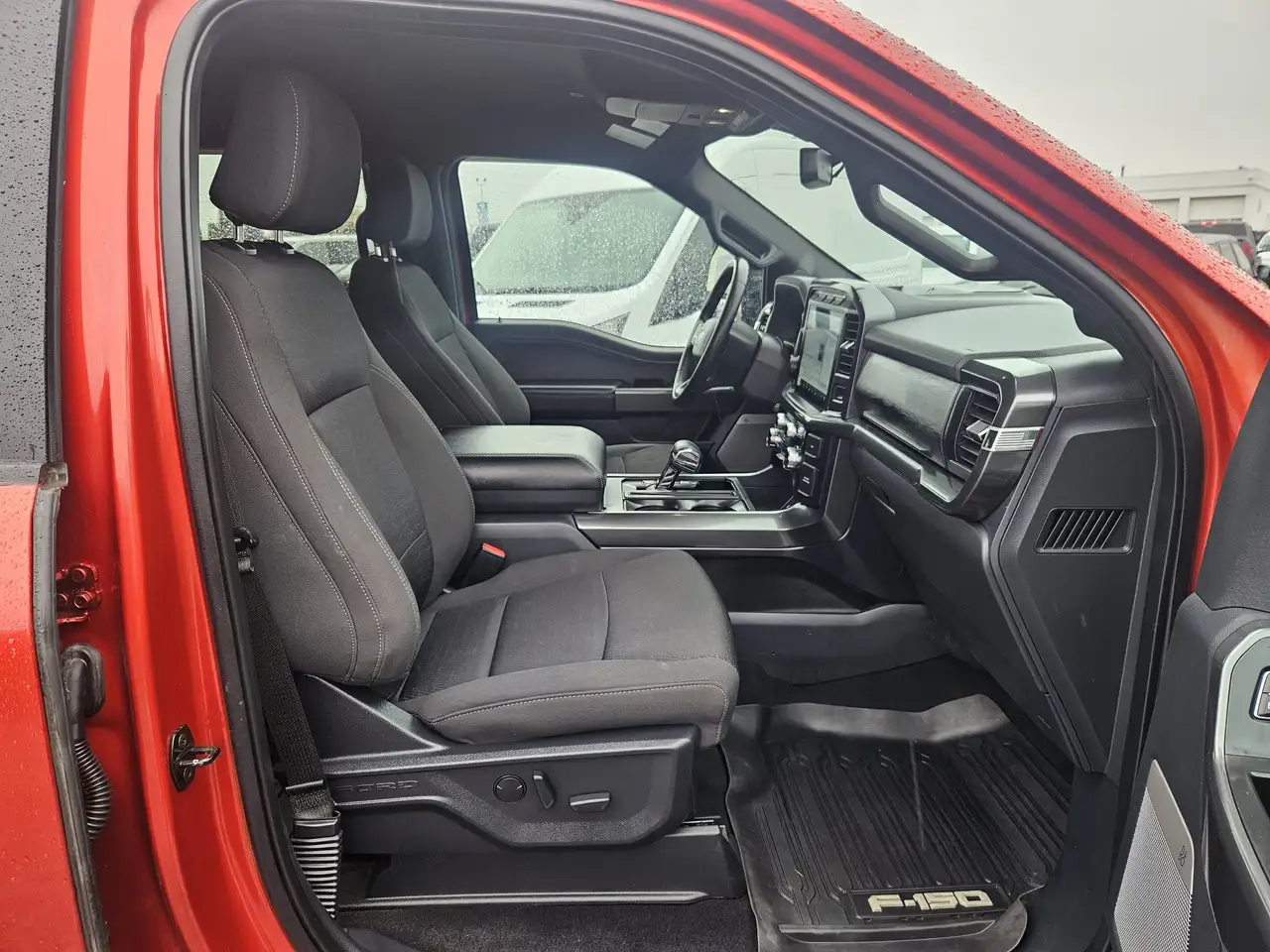 Ford F-150 - Image 29