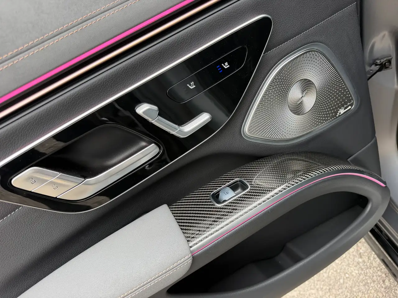 Mercedes-Benz EQS - Image 21
