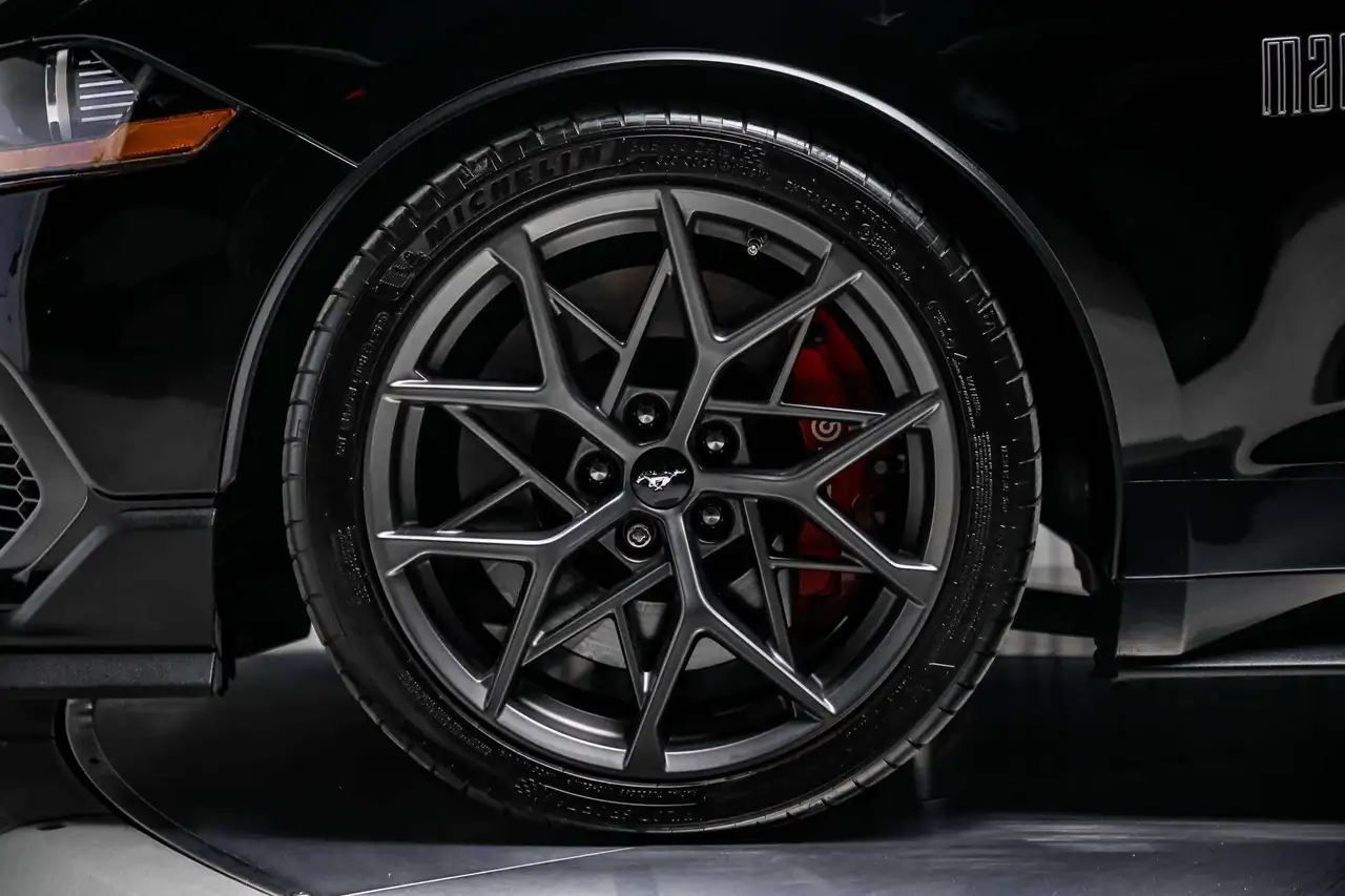 Ford Mustang - Image 15