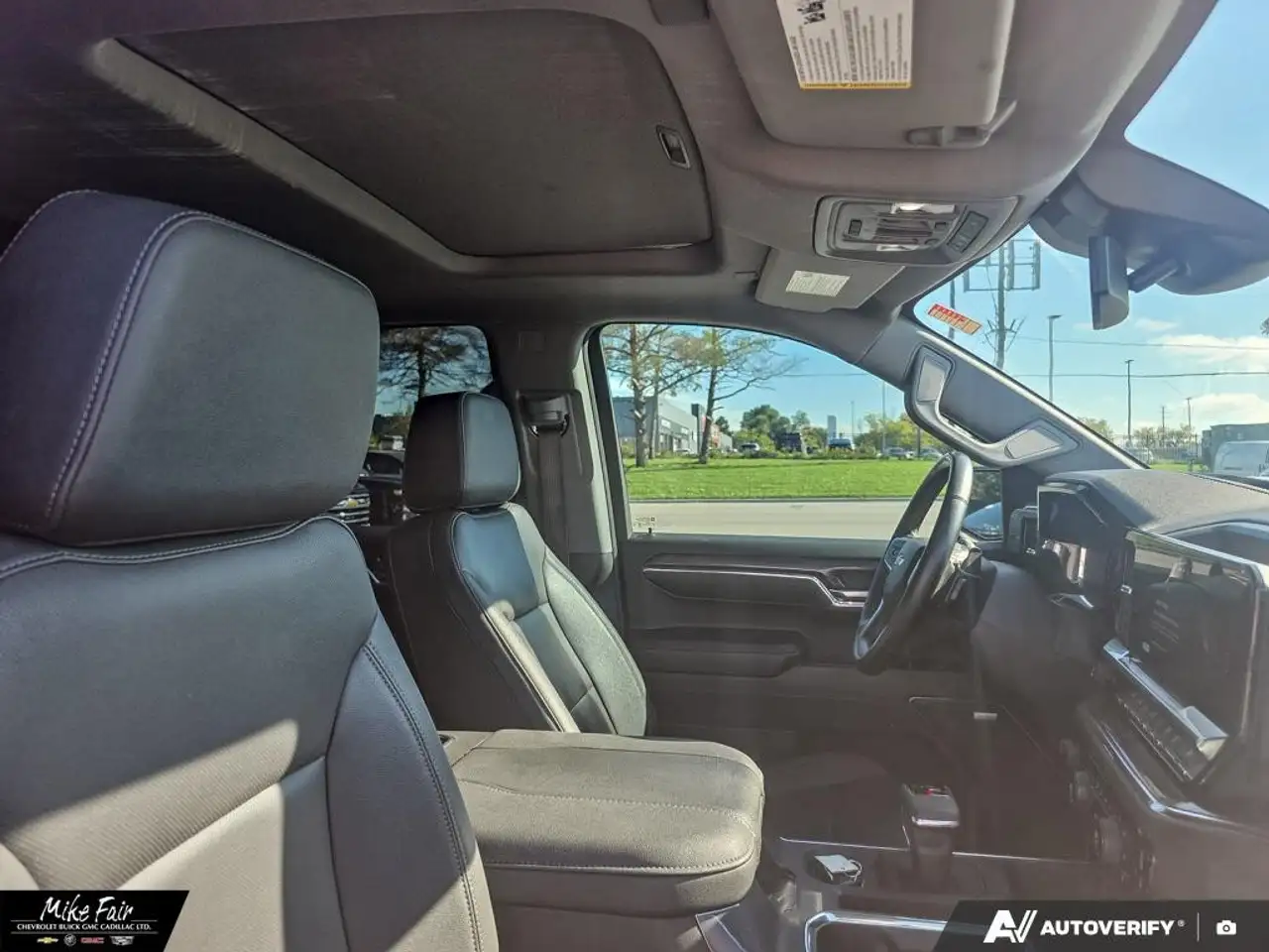 Chevrolet Silverado 1500 - Image 21