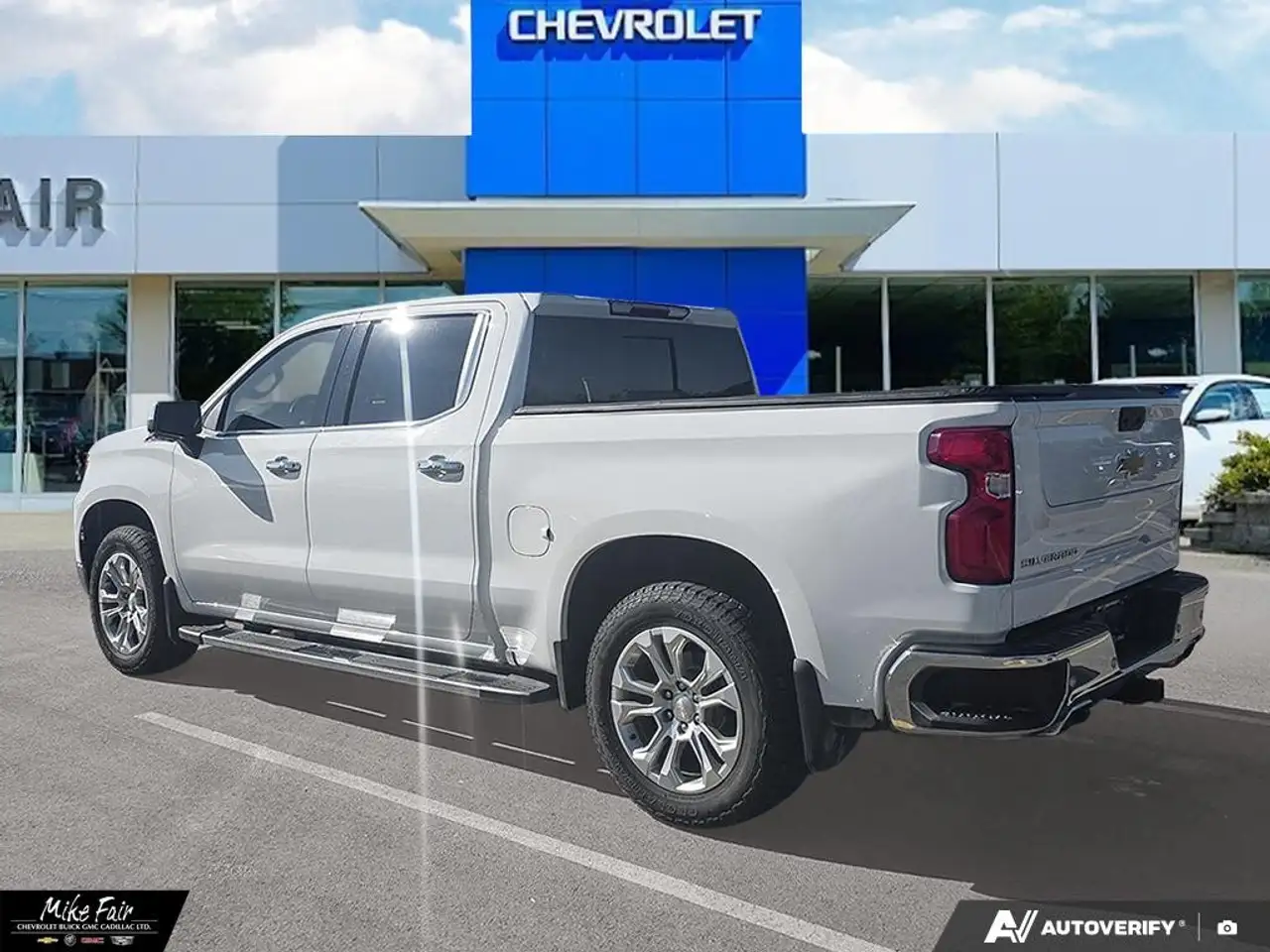 Chevrolet Silverado 1500 - Image 4