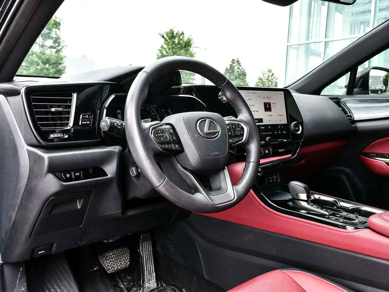 Lexus NX 350 - Image 12