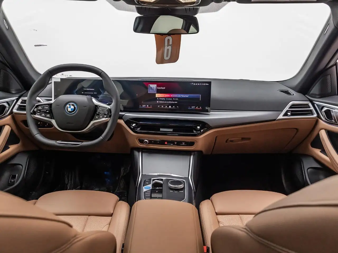 BMW i4 - Image 23