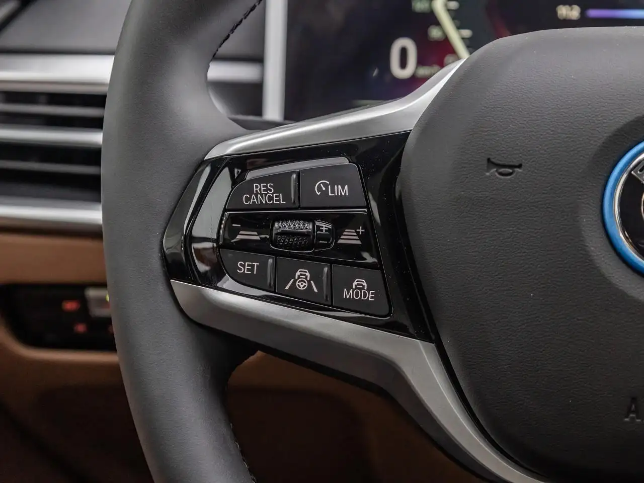 BMW i4 - Image 9